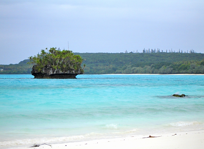 Luengoni Beach