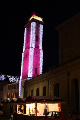 Nîmes by night
