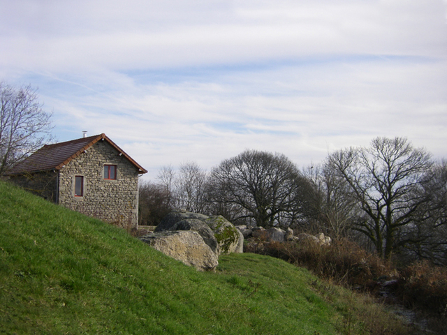 Maison dans petit village de Dettey