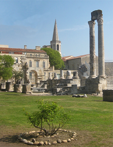Le théâtre romain d'Arles